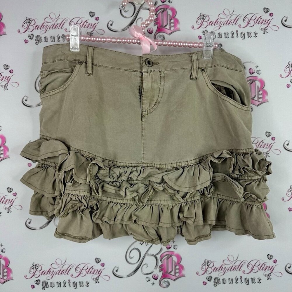 Guess skirt mini frilly ruffle bottom hem Ruffled Beige Mini Skirt
